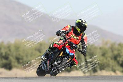 media/Dec-01-2025-Moto Forza (Mon) [[2daa91e15f]]/2-Intermediate Group/Session 2 Turn 9 Entry/